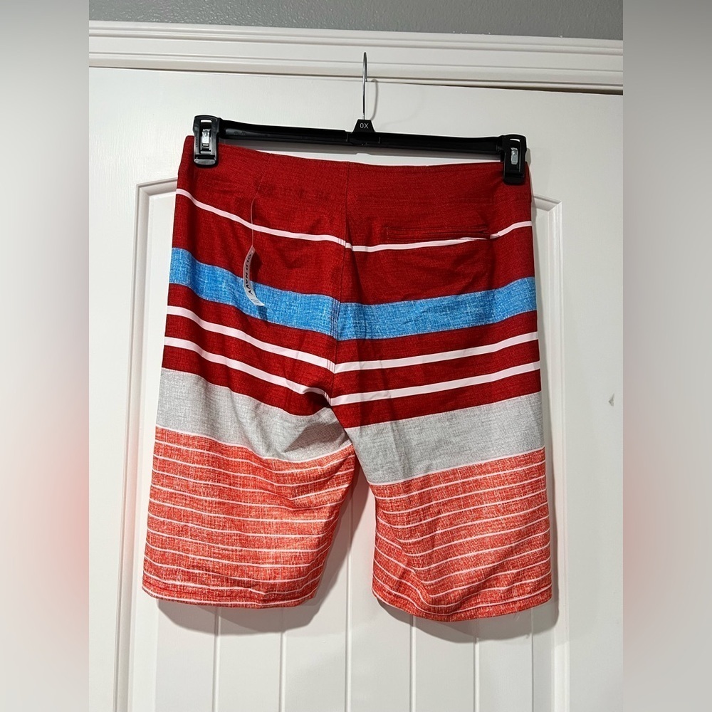 Men’s Old‎ Navy swim board shorts 34 red blue white NWT NEW - Picture 2 of 5